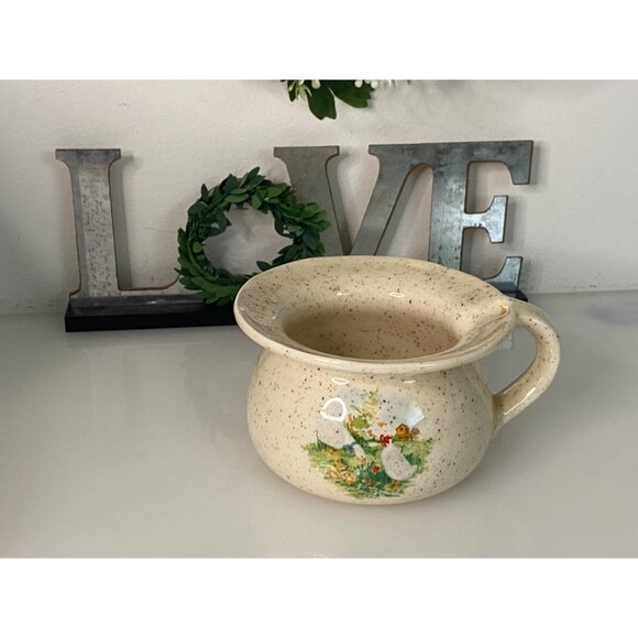 Vintage Stoneware Handled Child' s Camber‎ Pot with Geese Motif - Picture 13 of 16